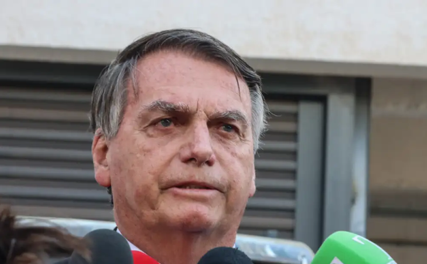 Defesa de Bolsonaro classifica inquérito das joias de 'insólito' e cita relógio dado a Lula