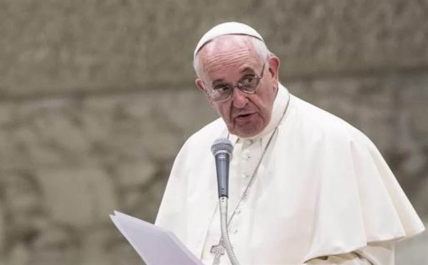 Papa Francisco pede providências contra morte de imigrantes em alto-mar