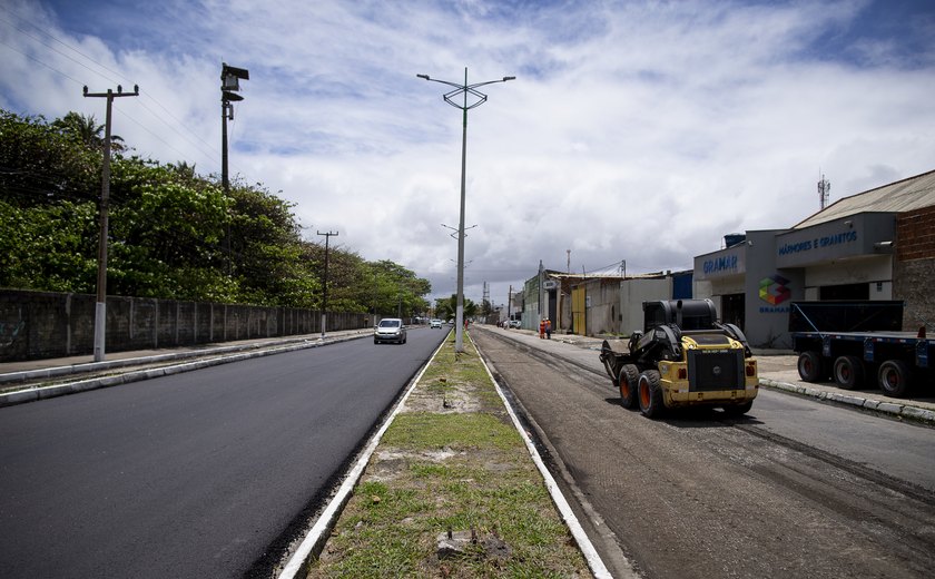 Prefeitura de Maceió já pavimentou 3 km da Rota da Lagoa, no Vergel do Lago