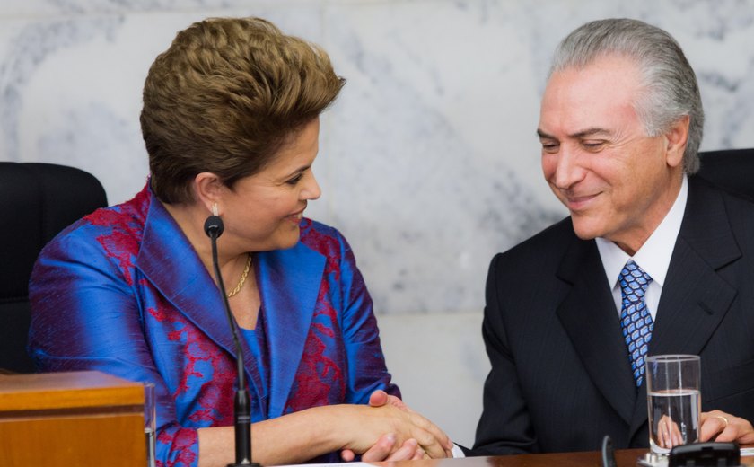 Dilma espera ‘confiança’ de Temer e quer manter Padilha