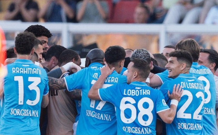 Napoli derrota o Lecce e mantém vantagem na liderança do Campeonato Italiano