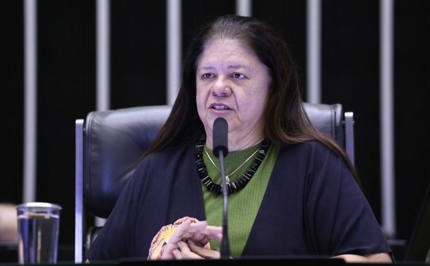 Comissão aprova prioridade no Bolsa Família para mulher vítima de violência doméstica