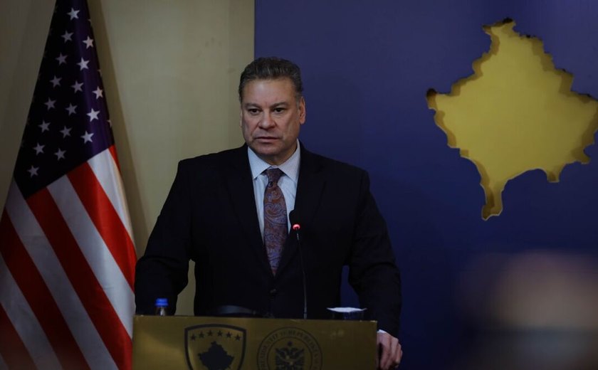 Chefe da embaixada dos EUA pede desculpas por crise de brasileiros deportados algemados