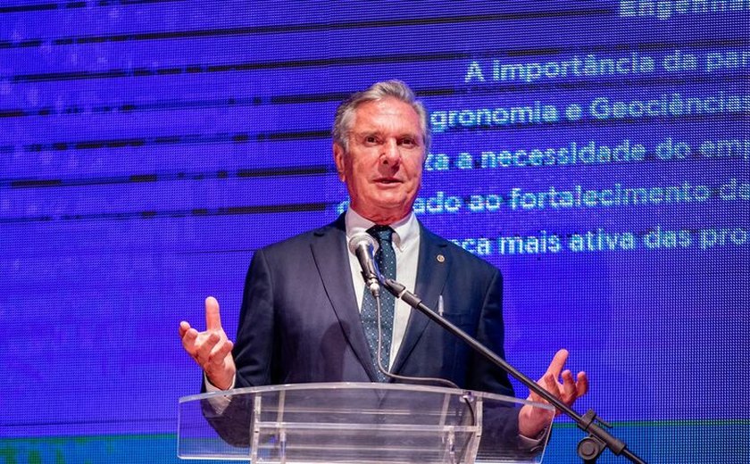 Com a experiência de quem implantou o SUS, Collor diz que vai transformar a saúde de Alagoas
