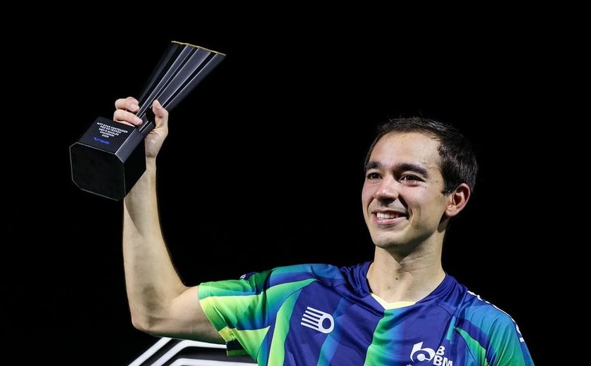 Hugo Calderano comemora titulo em Foz do Iguaçu, o 4º da temporada