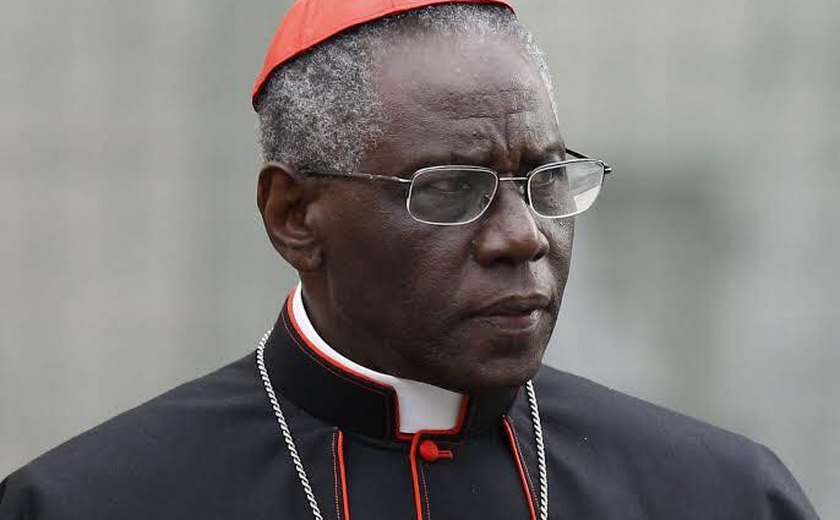 Conheça o cardeal que poderá se tornar o primeiro papa africano