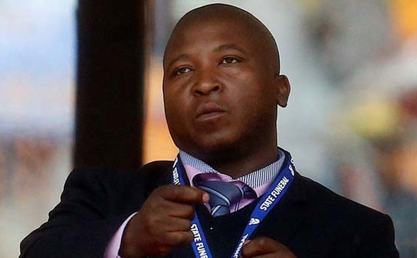 Intérprete de sinais que atuou no funeral de Mandela é internado em hospital psiquiátrico