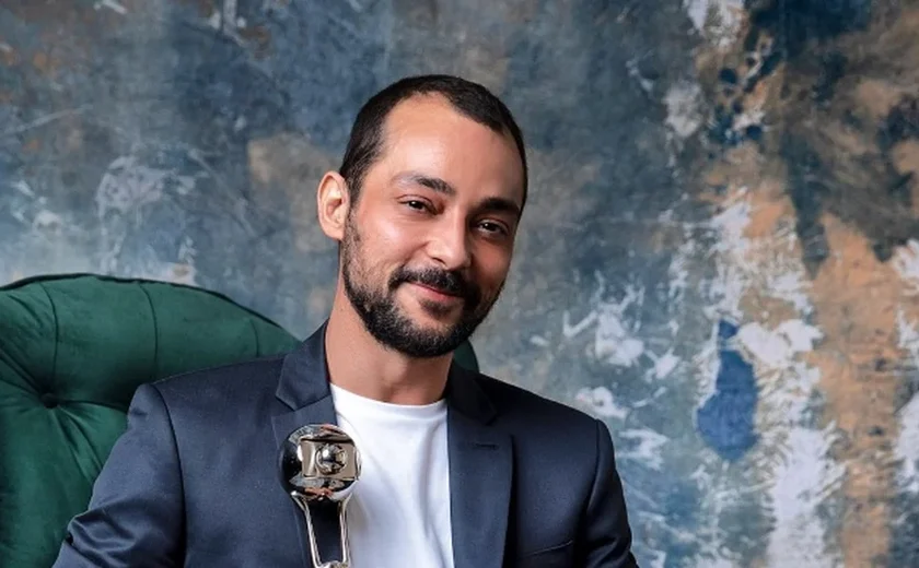 Eduardo Sterblitch diz que Fernanda Souza foi seu amor de infância: 'Apaixonado mesmo'
