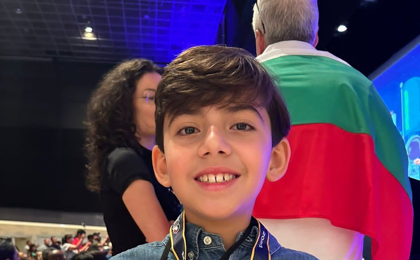 Aluno da Maple Bear ganha Medalha de Prata em Competição Internacional de Matemática