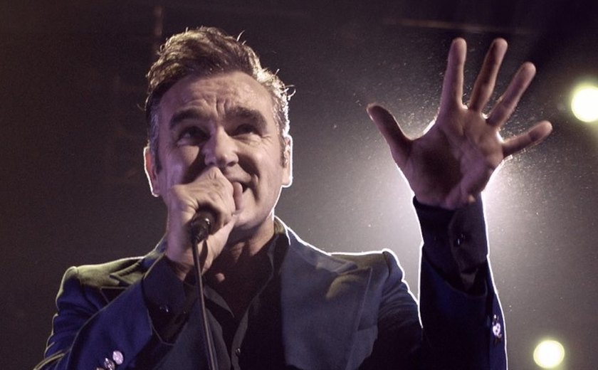 Morrissey é diagnosticado com dengue no México e adia shows no Brasil