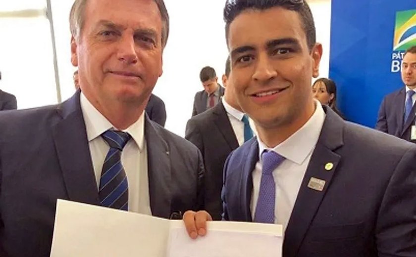 Emissora de Collor é acionada na Justiça por deixar de veicular 23 propagandas da coligação adversária