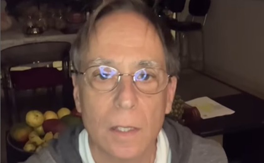 Pedro Cardoso reclama de homenagens e diz que Silvio Santos e Delfim Netto são 'abusadores do Brasil'