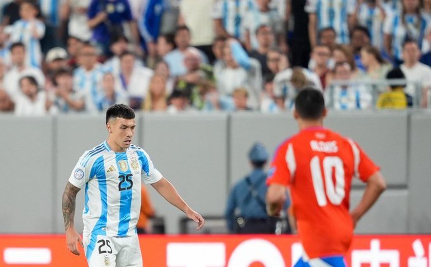 Argentina amassa Chile, é salva por Lautaro Martinez e avança para as quartas da Copa América