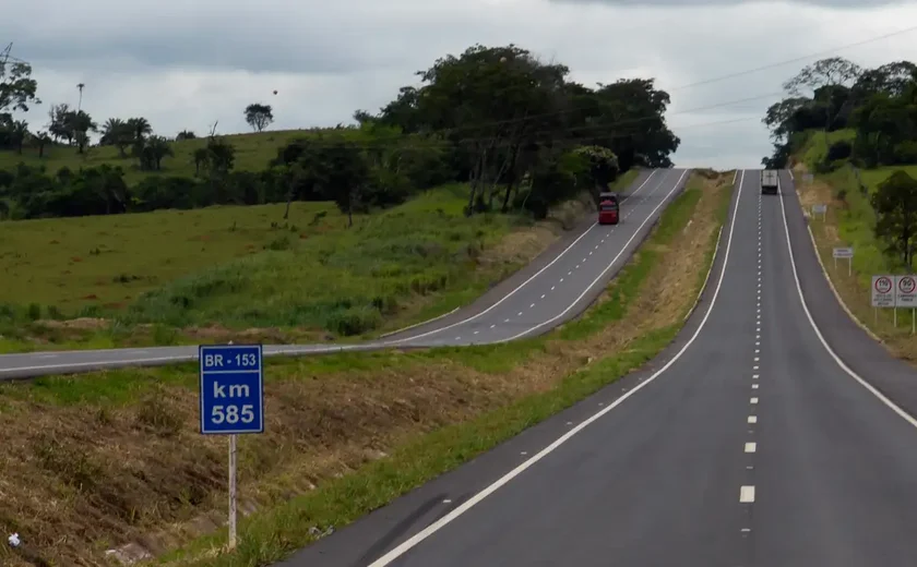Rodovia em Ubatuba é interditada por conta de óleo na pista