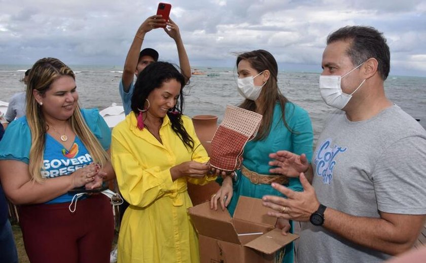Governador visita set do filme Saraliaeleia em Maragogi durante o governo presente
