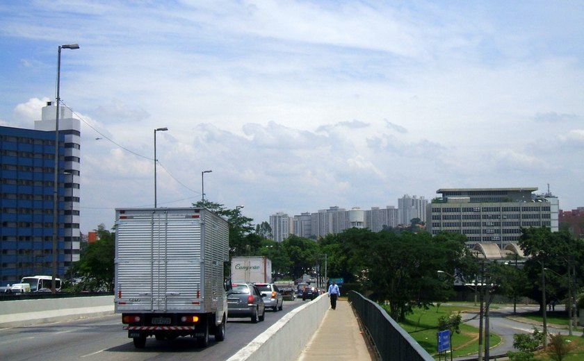 Ponte do Jaguaré, na zona oeste de SP, tem faixas interditadas para obras