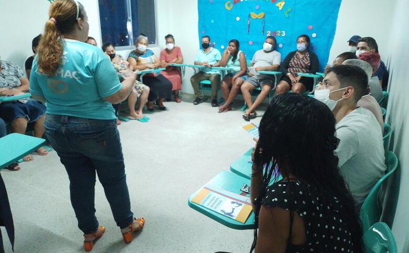 Acompanhantes de pacientes do HGE recebem orientações sobre drogas lícitas e ilícitas