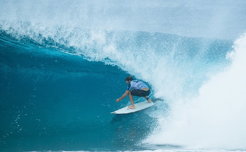 Australiano ganha etapa de Pipeline do Mundial de surfe; brasileiros ficam em 3º