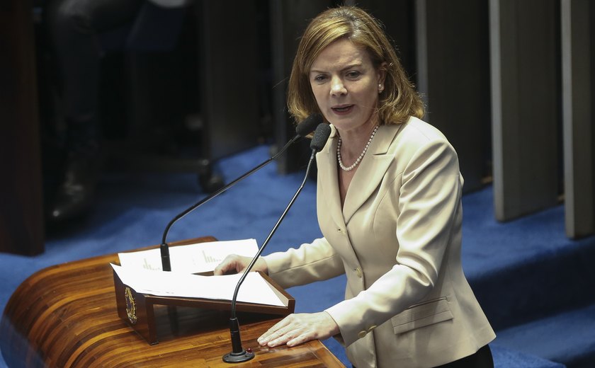 Gleisi: vamos responder a perguntas do Dino hoje sobre emendas