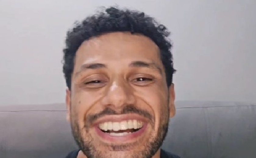 Amaury Lorenzo tira a barba após dois anos; confira o novo visual do ator