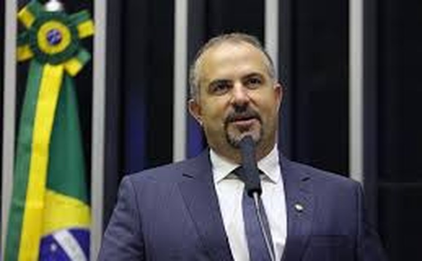 Relator do Conselho de Ética da Câmara pede suspensão de Gilvan da Federal