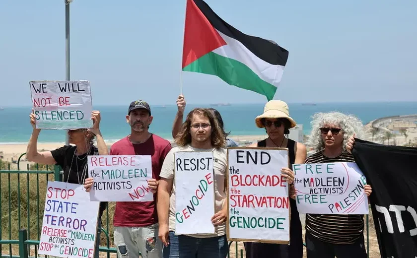 Israel intercepta barco com Greta e brasileiro Thiago Ávila