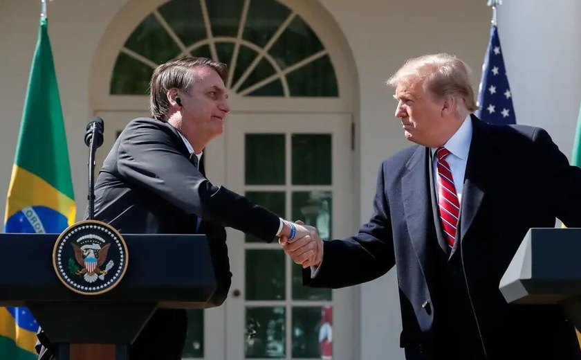Trump critica tratamento dado a Bolsonaro e fala em 'perseguição política'