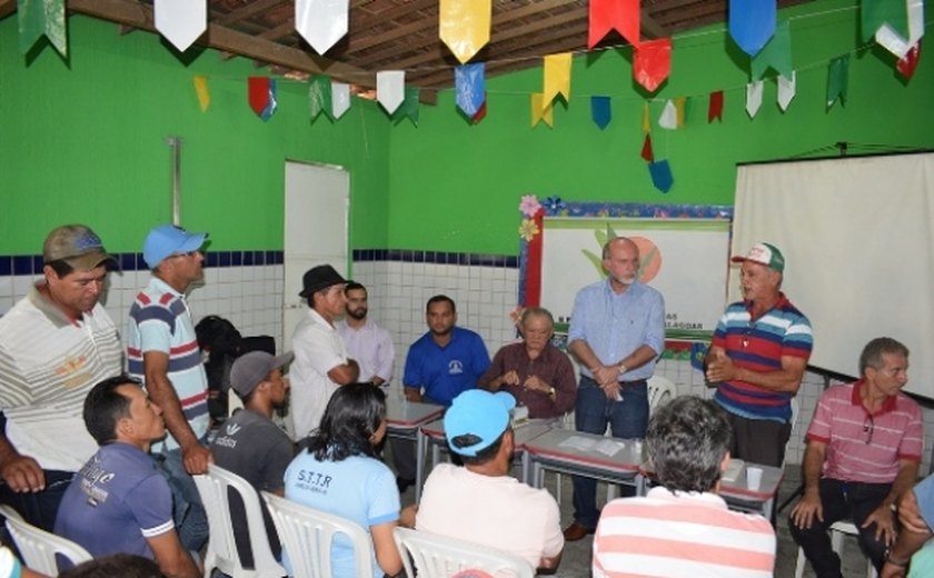 Iteral dialoga com assentados do município de Igreja Nova