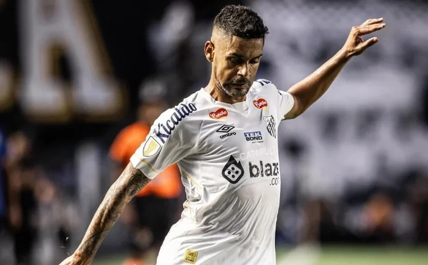Com lesão grave, Aderlan passará por cirurgia e só vai voltar ao Santos em 2025