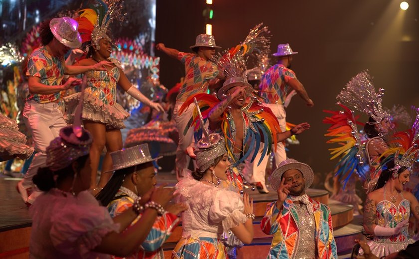 O Roxy Dinner Show lança campanha promocional para Cariocas