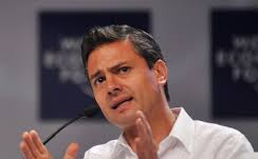 Presidente mexicano anuncia estímulos à economia e promete combater a corrupção