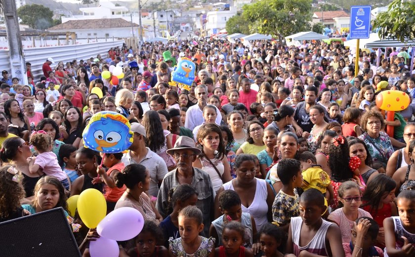 Mundo Mágico do Tio Júlio Cézar e Amigos repete sucesso e reúne mais de 20 mil crianças na Praça do Skate