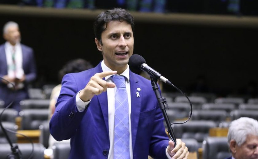 Comissão aprova atendimento prioritário para pessoas com deficiência em tribunais e na administração pública