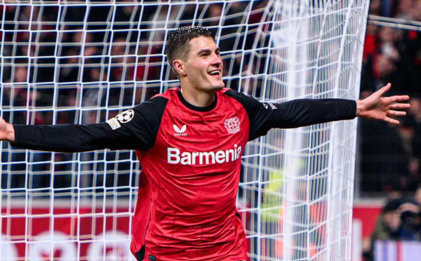Patrik Schick marca quatro vezes e comanda goleada do Bayer Leverkusen no Campeonato Alemão