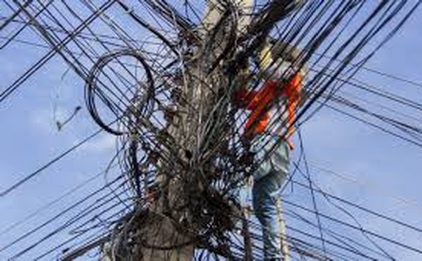 Teles e elétricas divergem sobre nova gestora de postes e temem custo maior