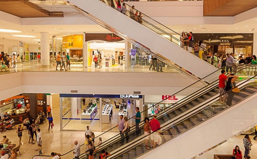 Bares, restaurantes e shoppings reabrem na segunda (20) em Maceió; confira as regras
