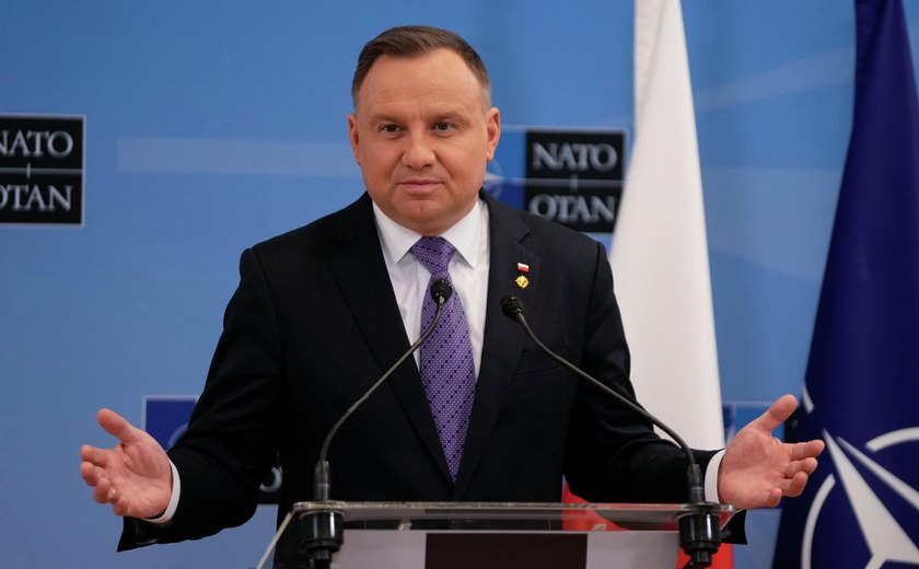 Duda pede para EUA enviarem armas nucleares à Polônia, diz mídia