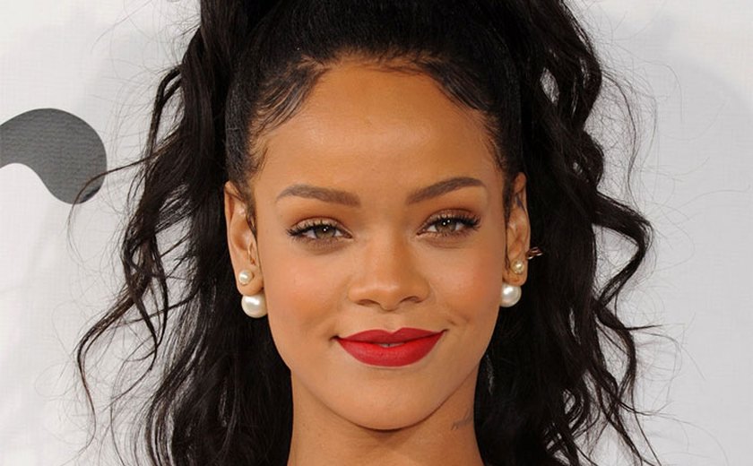 Rihanna confirma que novo álbum será de reggae e pode se chamar &#8216;R9&#8217;