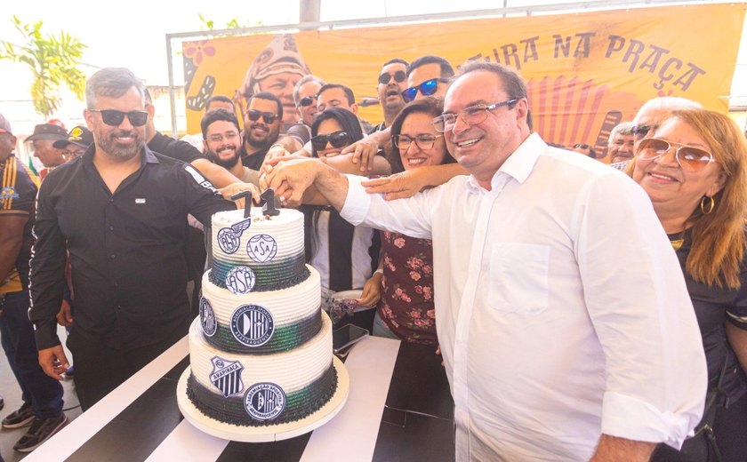 Prefeito Luciano parabeniza torcedores e diretoria do ASA pelos 71 anos de história