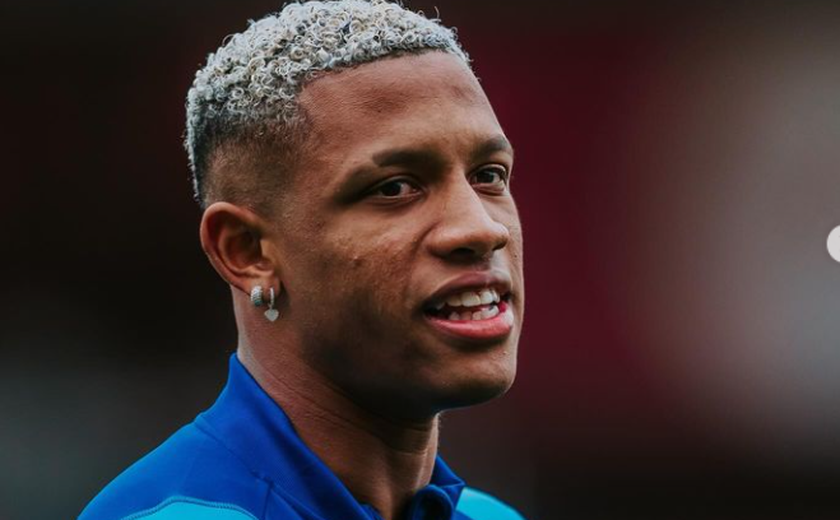 Técnico do Nottingham Forest lamenta lesão de Danilo, ex-Palmeiras: 'Momento difícil'