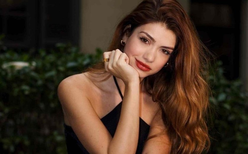 Ex de Luan Santana, Izabela Cunha ironiza comentário de que 'está triste' e vê seguidores debatendo a vida amorosa dela