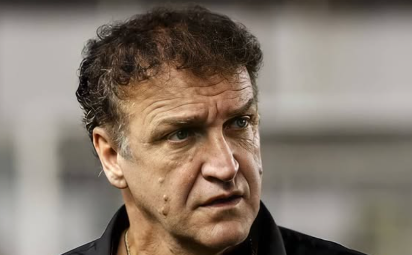 Cuca confirma saída do volante Otávio e contrato de quatro anos com o Fluminense