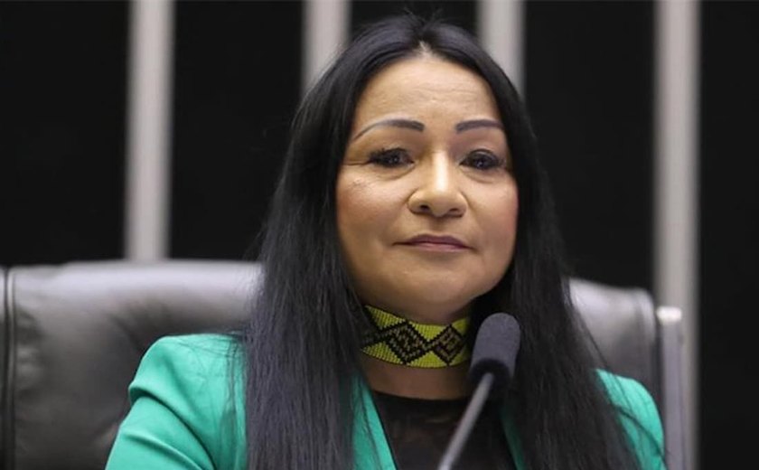 Silvia Waiãpi diz que perda de mandato por decisão do STF é fruto de preconceito