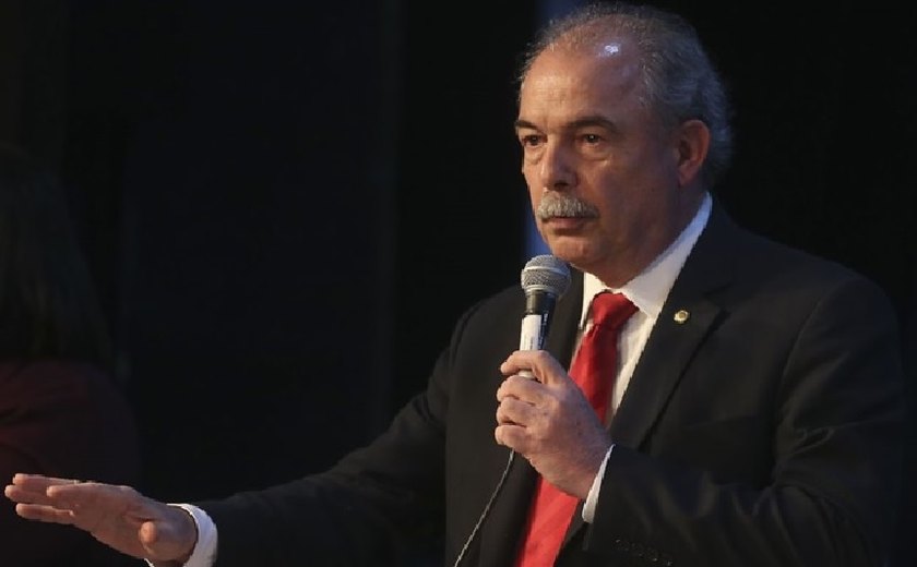 Mercadante defende novo plano safra para estimular economia de baixo carbono