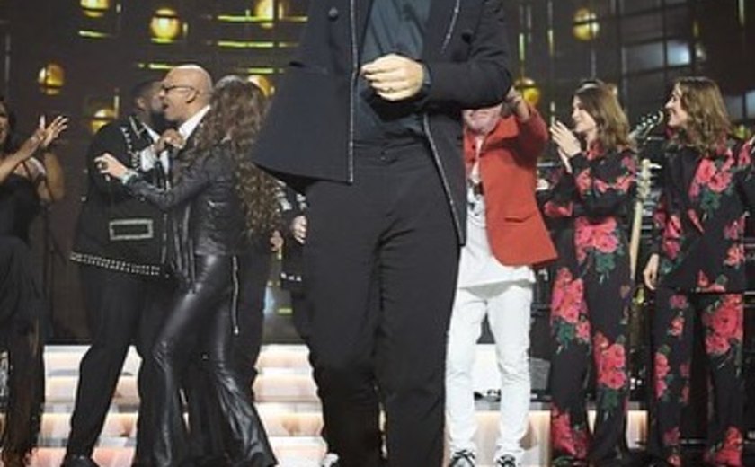 Jon Bon Jovi revela incerteza sobre voltar a realizar turnês após cirurgia