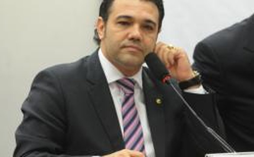 Ministro do STF arquiva inquérito contra deputado Marco Feliciano