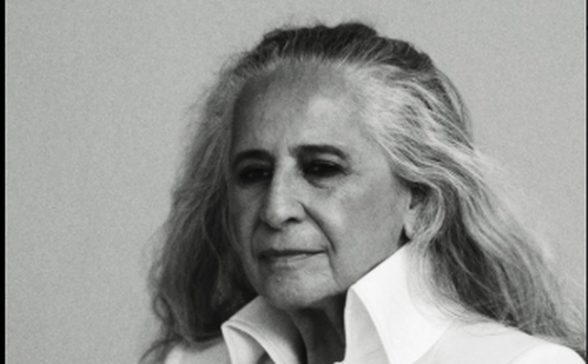 Atitude de Maria Bethânia no Instagram levanta suspeitas de anúncio de novo projeto