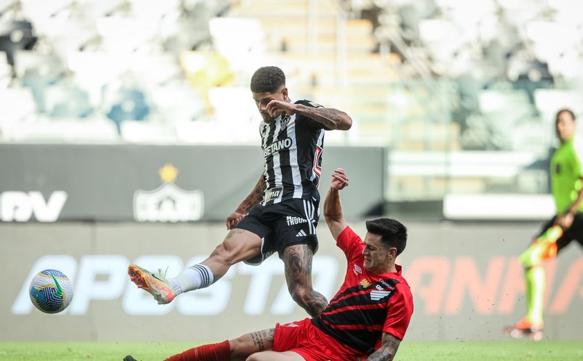 Athletico-PR perde e cai para a Série B do Brasileiro