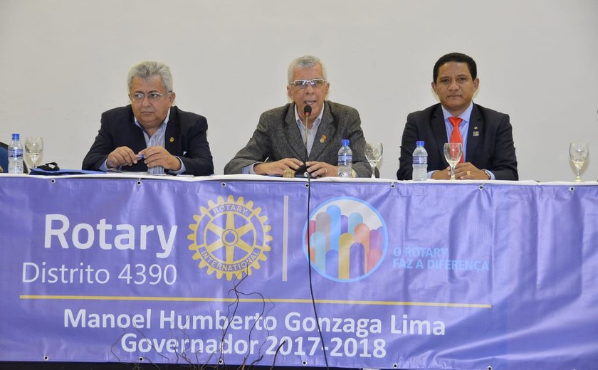 Prefeito Júlio Cezar ministra palestra para representantes de Sergipe, Alagoas e Bahia, em Aracaju