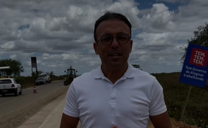 Prefeito Theobaldo Cintra visita obra da ciclovia entre o povoado São Marcos e o centro de Major Izidoro